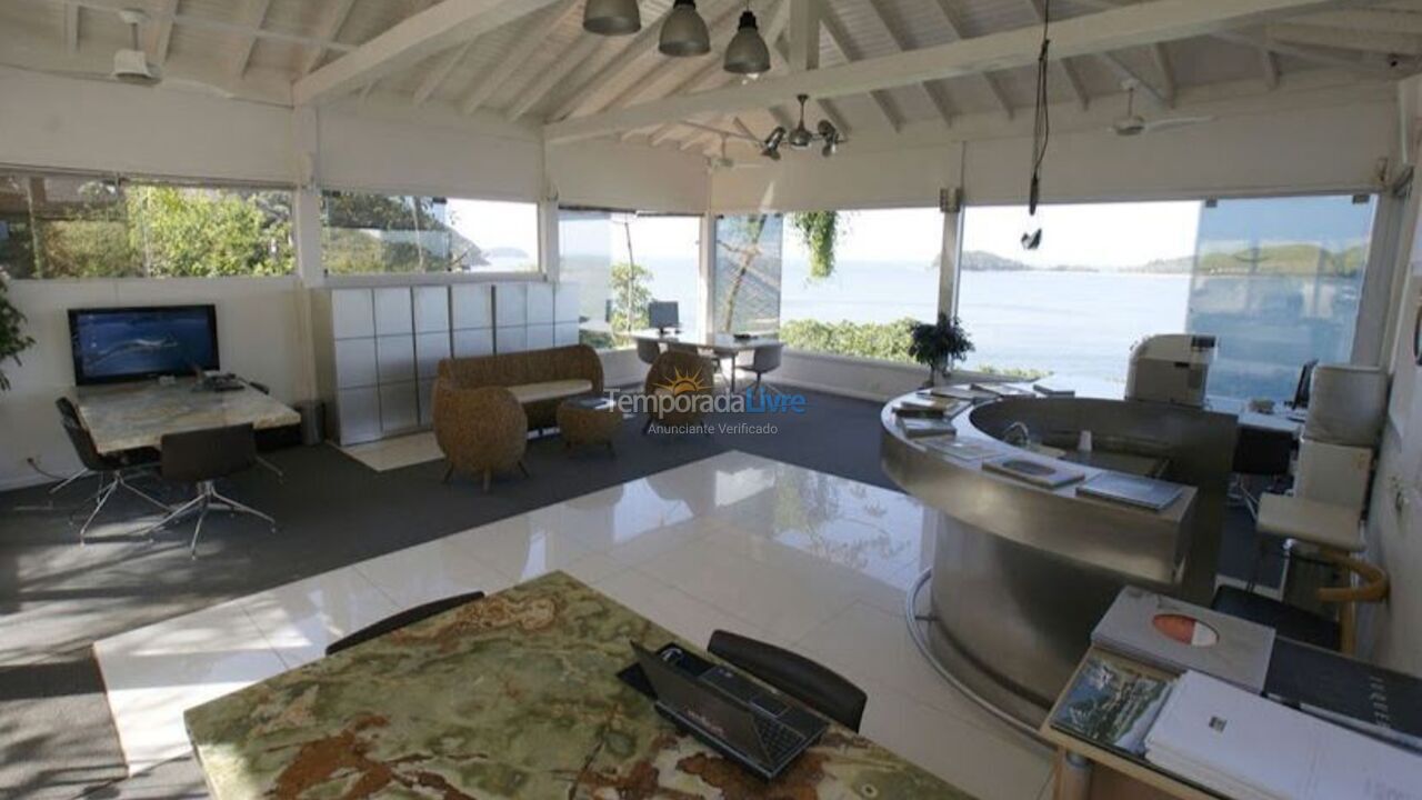 Casa para alquiler de vacaciones em São Sebastião (Camburi)