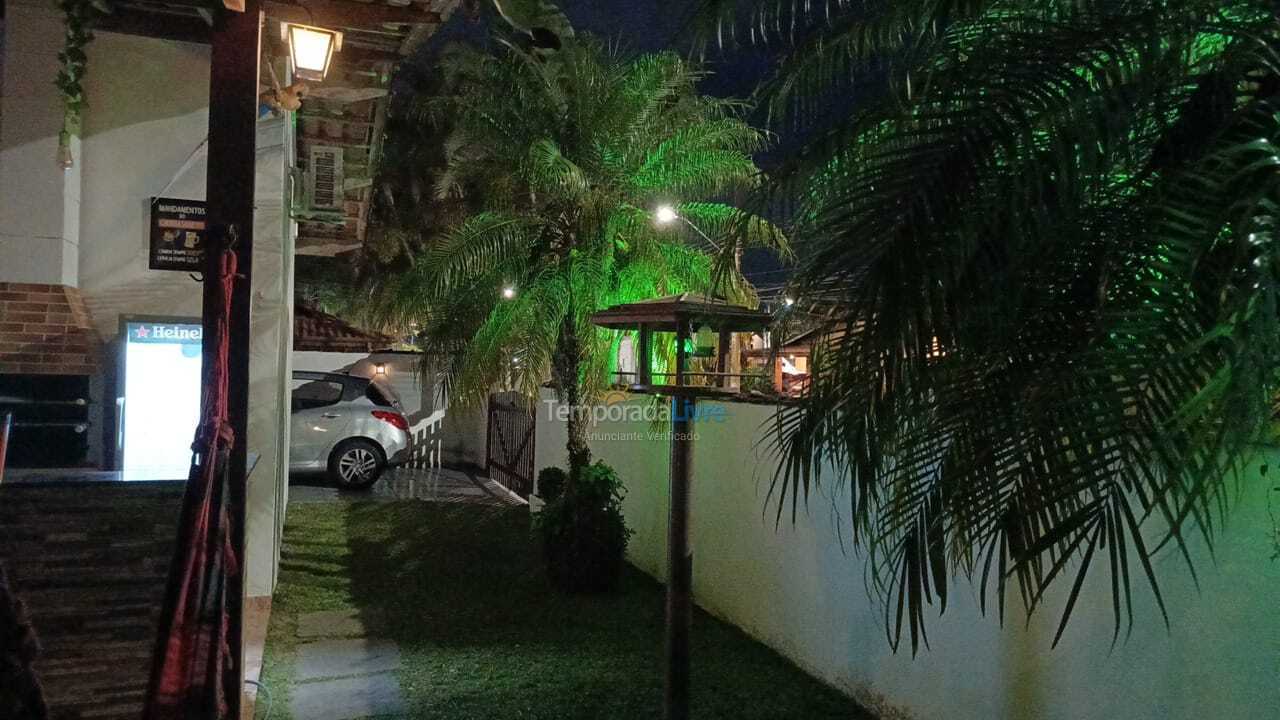 Casa para alquiler de vacaciones em Caraguatatuba (Massaguaçu)