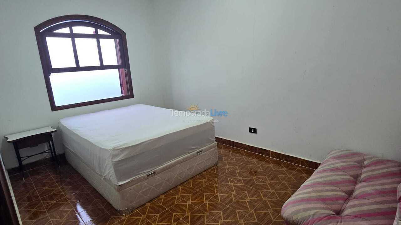 Casa para aluguel de temporada em águas de Lindóia (Centro)