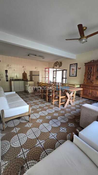 Casa para aluguel de temporada em águas de Lindóia (Centro)