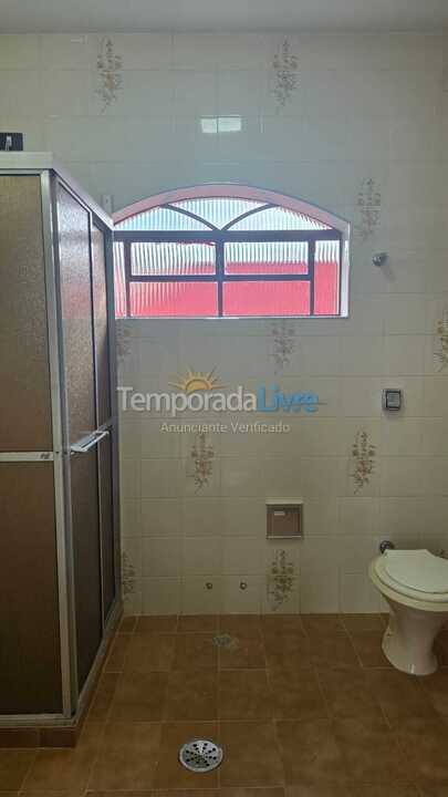 Casa para aluguel de temporada em águas de Lindóia (Centro)