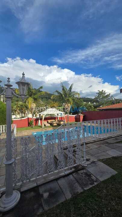 Casa para aluguel de temporada em águas de Lindóia (Centro)