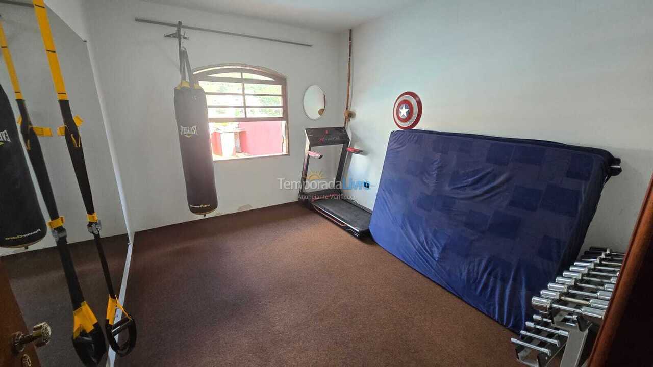 Casa para aluguel de temporada em águas de Lindóia (Centro)