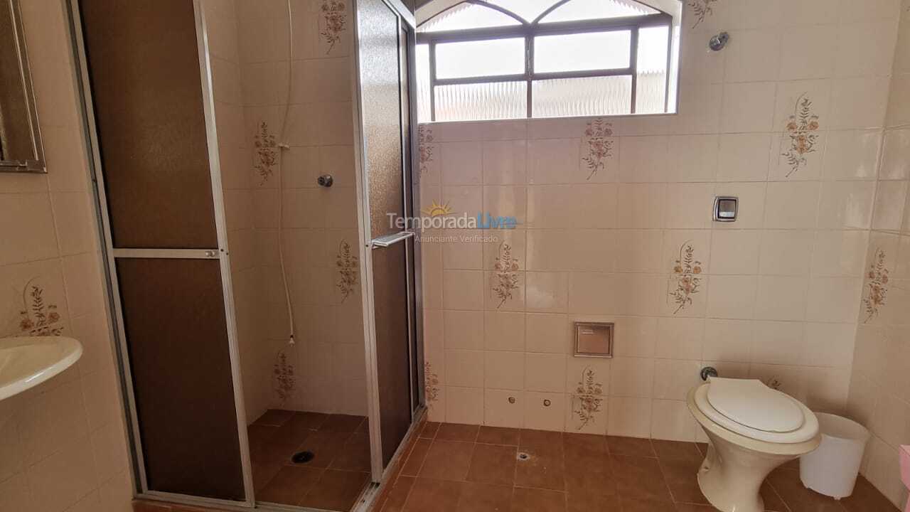 Casa para aluguel de temporada em águas de Lindóia (Centro)