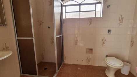 Refúgio aconchegante no centro de Águas de Lindóia