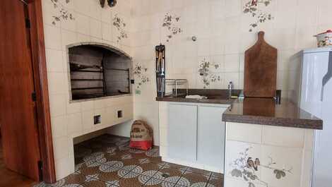 Refúgio aconchegante no centro de Águas de Lindóia