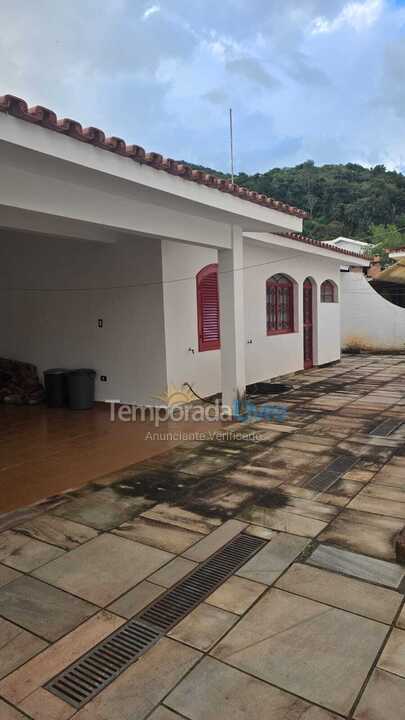 Casa para aluguel de temporada em águas de Lindóia (Centro)