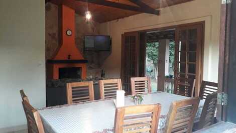 Wonderful place with swimming pool, lake, stream, court 100kms from SP.