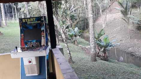 Wonderful place with swimming pool, lake, stream, court 100kms from SP.