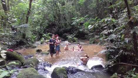 Wonderful place with swimming pool, lake, stream, court 100kms from SP.