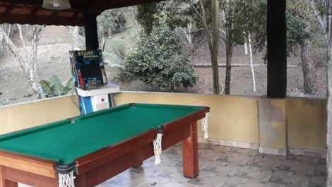 Wonderful place with swimming pool, lake, stream, court 100kms from SP.