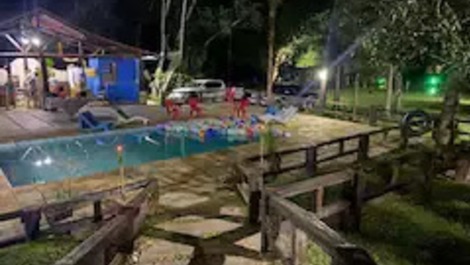 Wonderful place with swimming pool, lake, stream, court 100kms from SP.