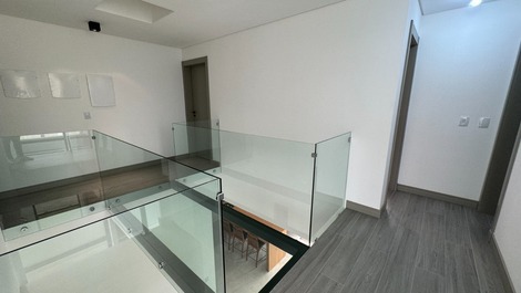 Casa NUEVA, 4 suites, excelente ubicación, Jurerê Internacional!