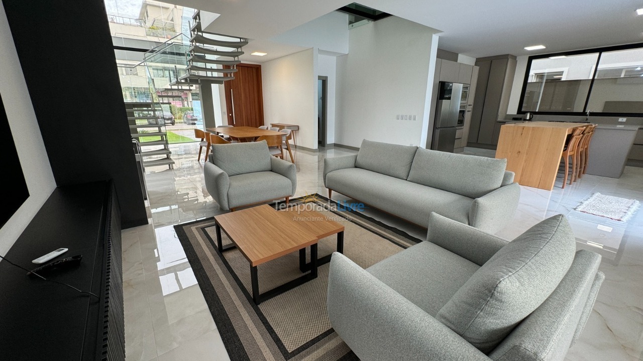 Casa para alquiler de vacaciones em Florianopolis (Jurerê Internacional)
