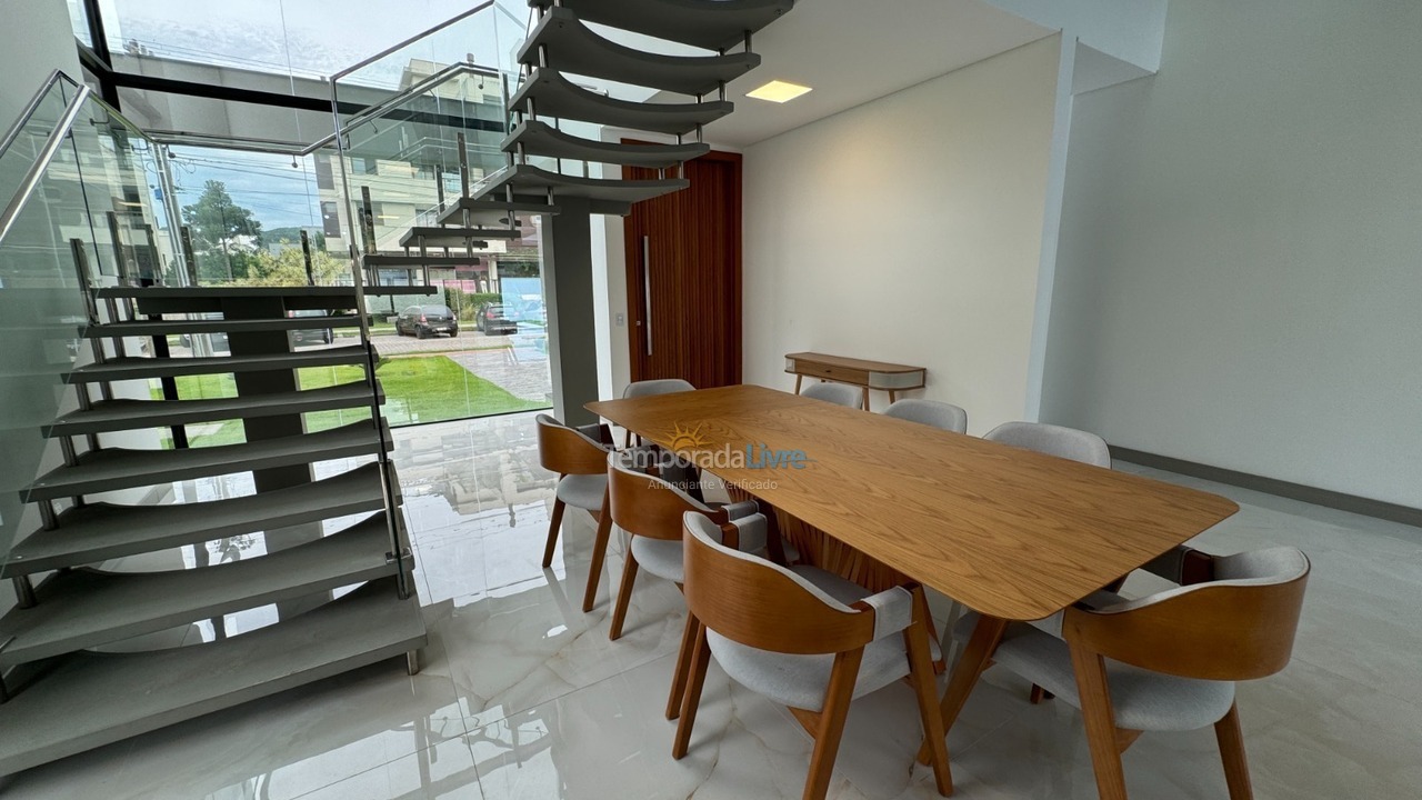 Casa para alquiler de vacaciones em Florianopolis (Jurerê Internacional)