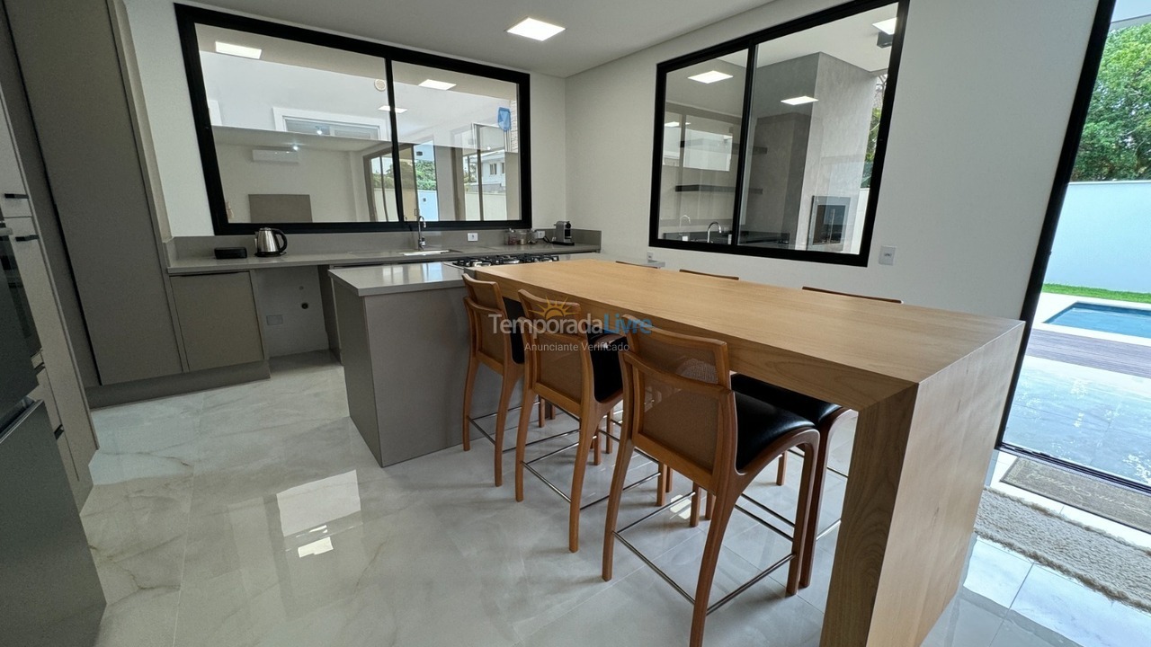 Casa para alquiler de vacaciones em Florianopolis (Jurerê Internacional)