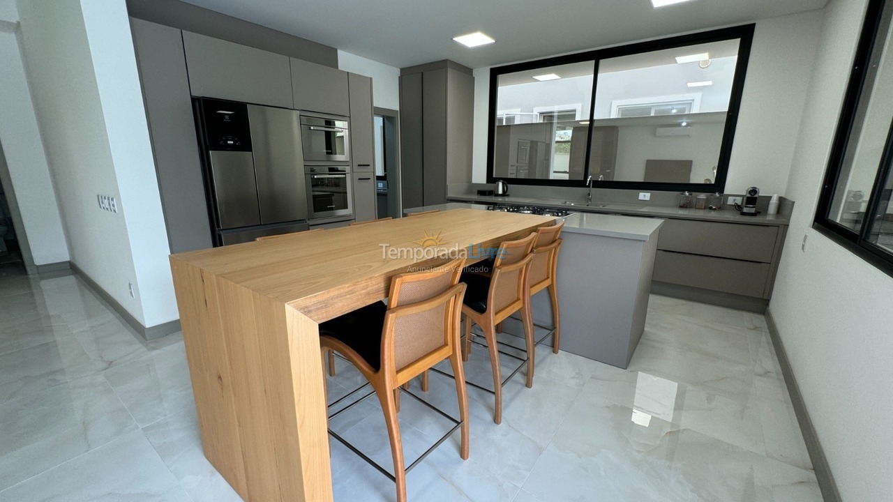 Casa para alquiler de vacaciones em Florianopolis (Jurerê Internacional)