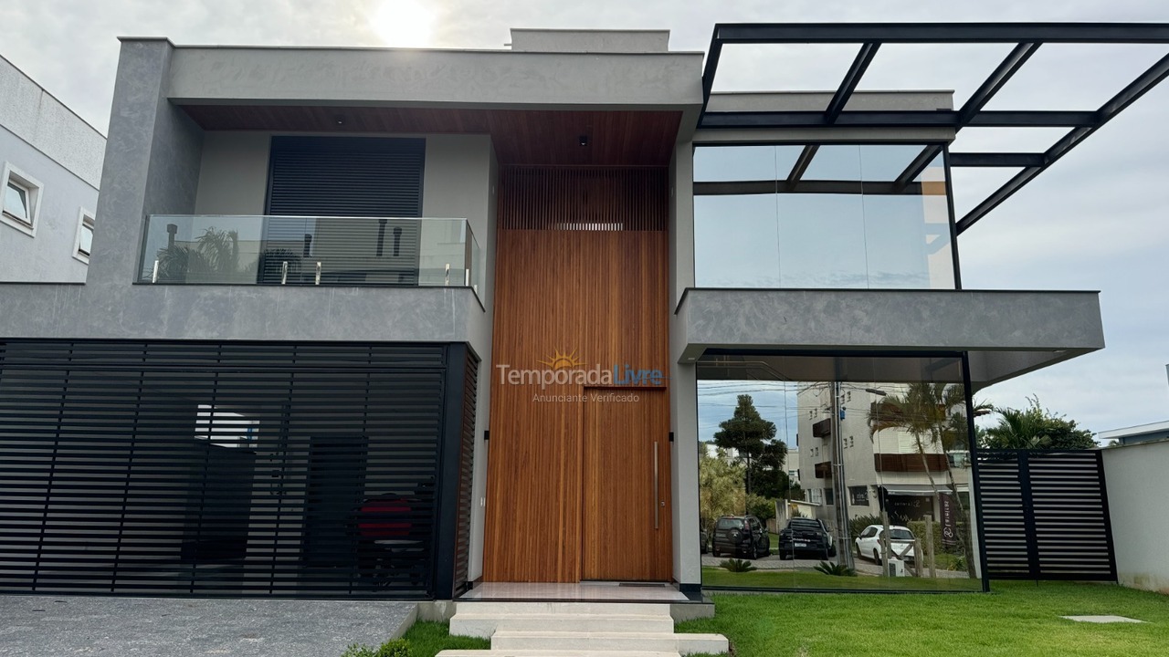 Casa para alquiler de vacaciones em Florianopolis (Jurerê Internacional)