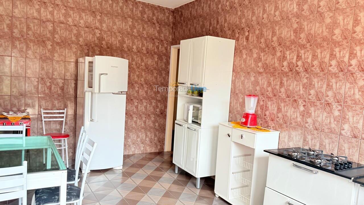 Casa para aluguel de temporada em Caraguatatuba (Golfinho)