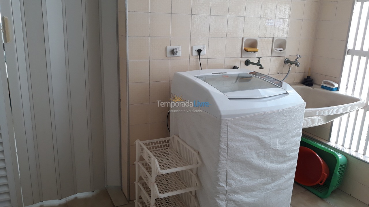 Apartamento para aluguel de temporada em Guarujá (Pitangueiras)