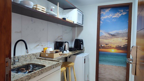 Copa equipada para preparação de café, lanches e petiscos 