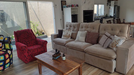 Sala integrada com cozinha