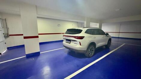 Vaga garagem dupla para 2 camiontes