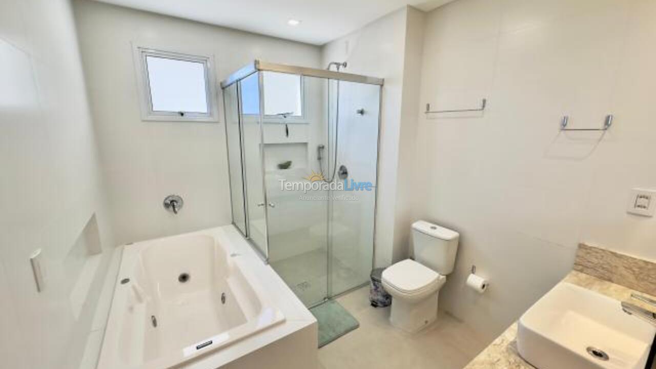 Apartment for vacation rental in Itapema (Meia Praia)