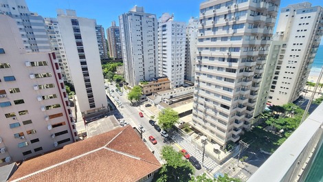 2 bedroom apartment with air conditioning, Pitangueiras, 1 parking space, beach service