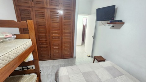 2 bedroom apartment with air conditioning, Pitangueiras, 1 parking space, beach service