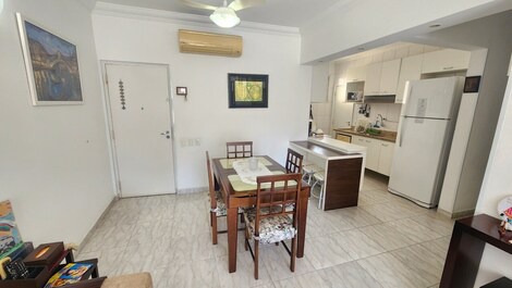 2 bedroom apartment with air conditioning, Pitangueiras, 1 parking space, beach service