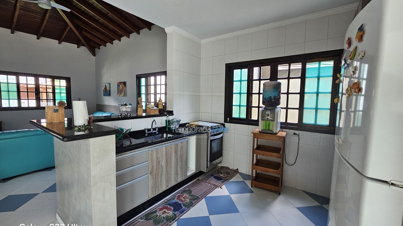 Casa para aluguel de temporada em Ubatuba (Lagoinha)
