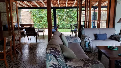 Luxury house with jacuzzi - Enseada - Ubatuba - 200m from the beach