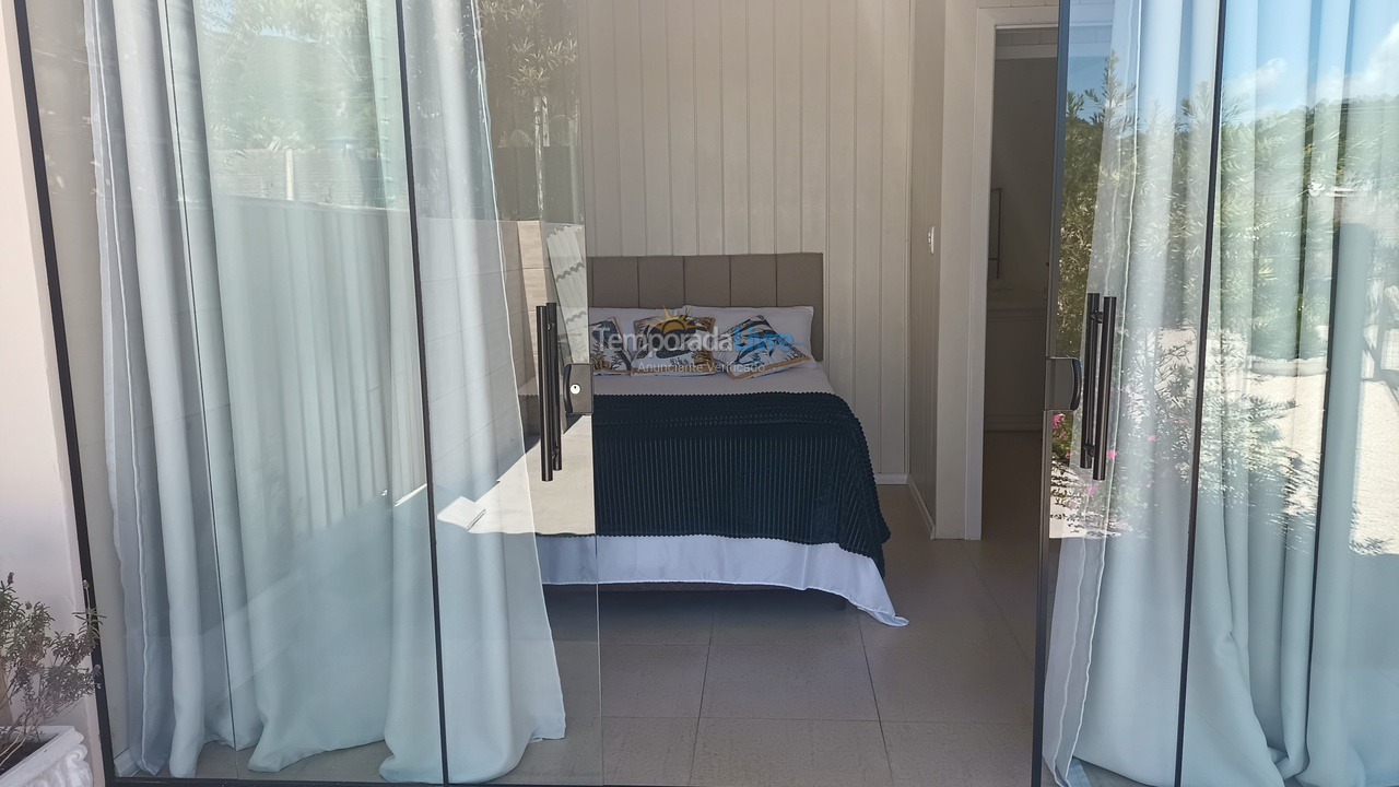 Casa para aluguel de temporada em Governador Celso Ramos (Fazenda da Armação)