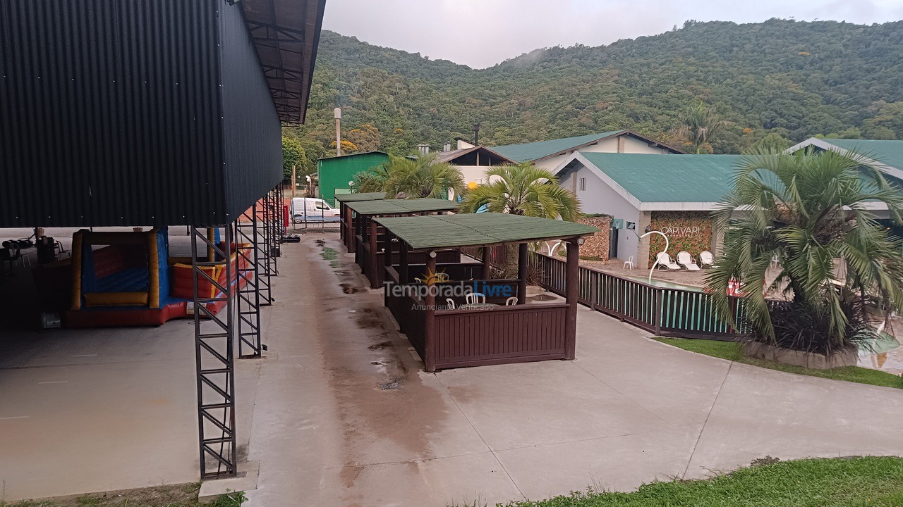 Chácara / sítio para aluguel de temporada em Campina Grande do Sul (Capivari Ecoresort)