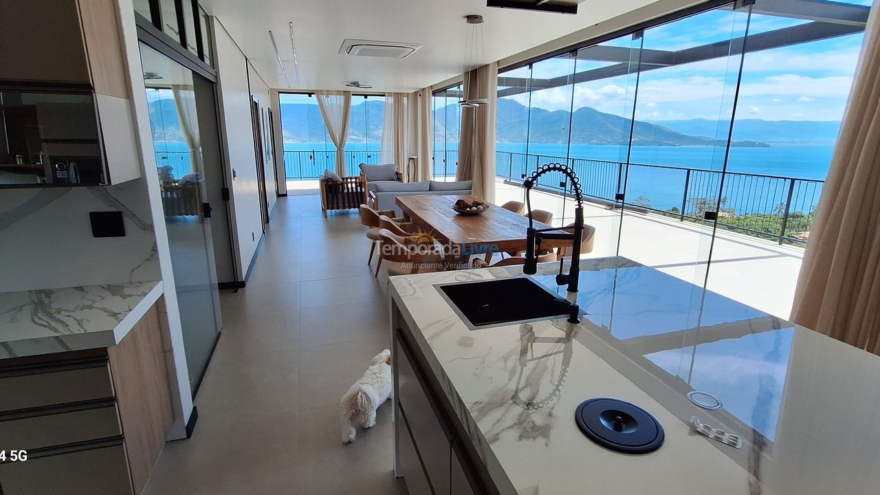 Casa para aluguel de temporada em Ilhabela (Siriúba)