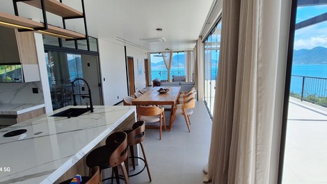 Ilha da cozinha, sala de jantar com vista