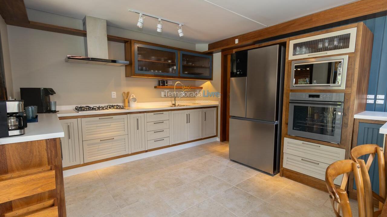 House for vacation rental in Bombinhas (Canto Grande)