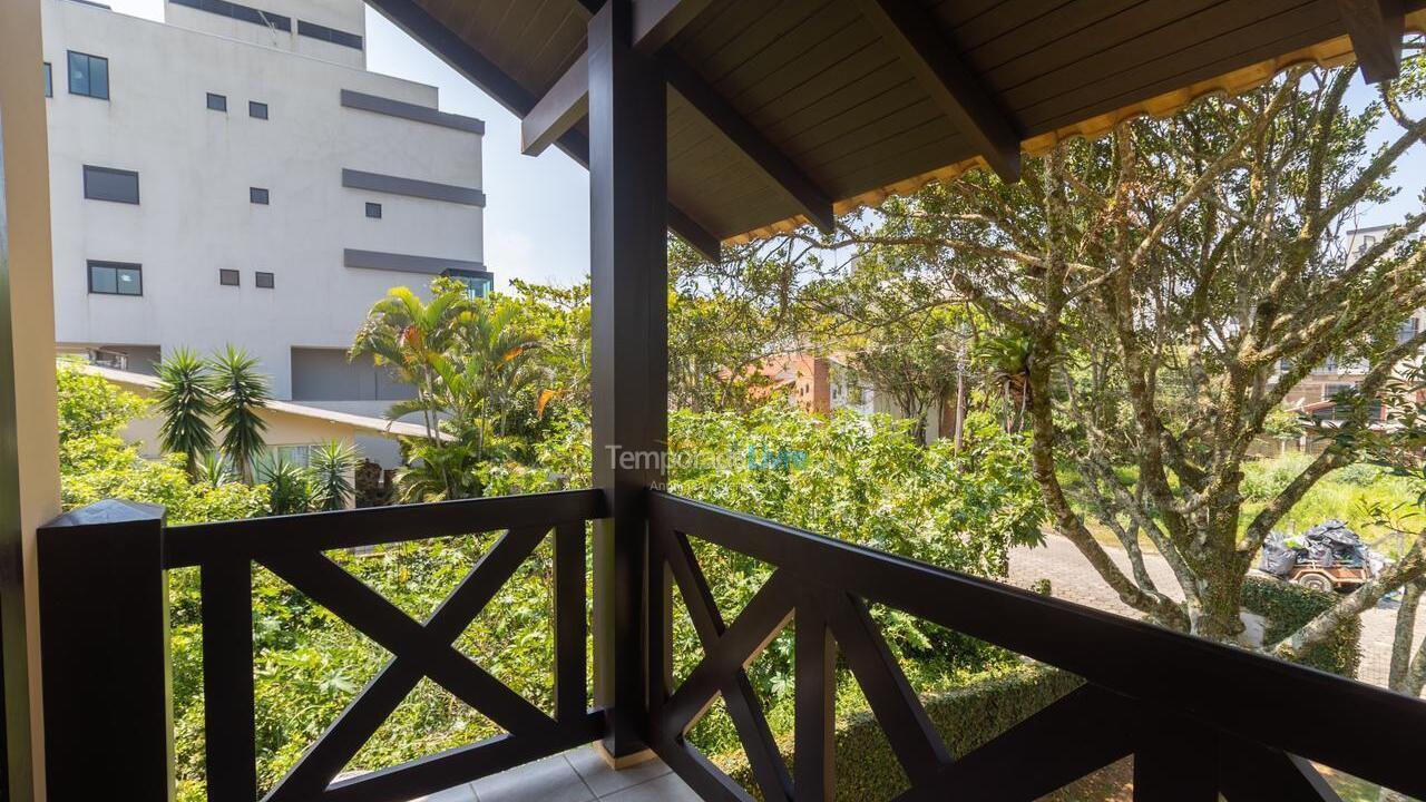 House for vacation rental in Bombinhas (Canto Grande)