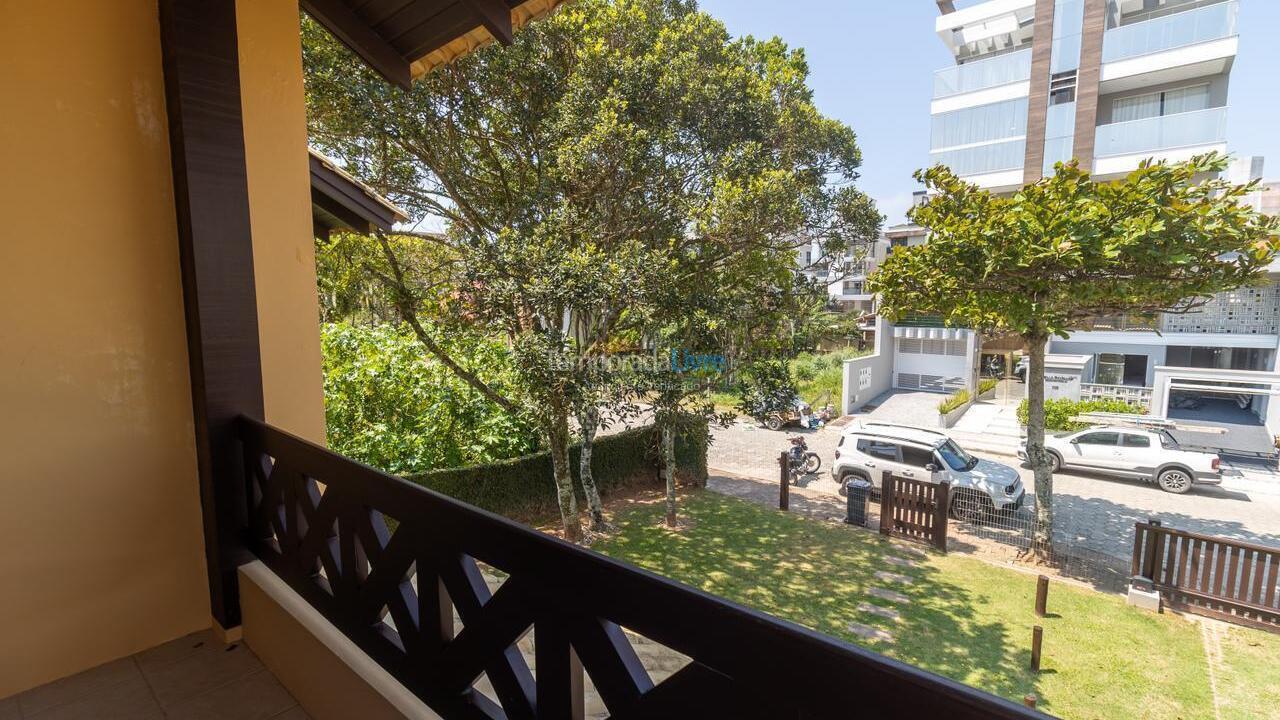 House for vacation rental in Bombinhas (Canto Grande)