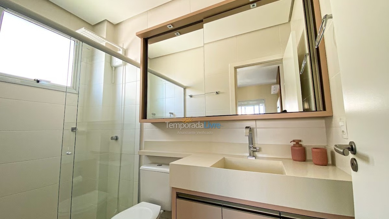 Apartamento para alquiler de vacaciones em Governador Celso Ramos (Praia de Palmas)