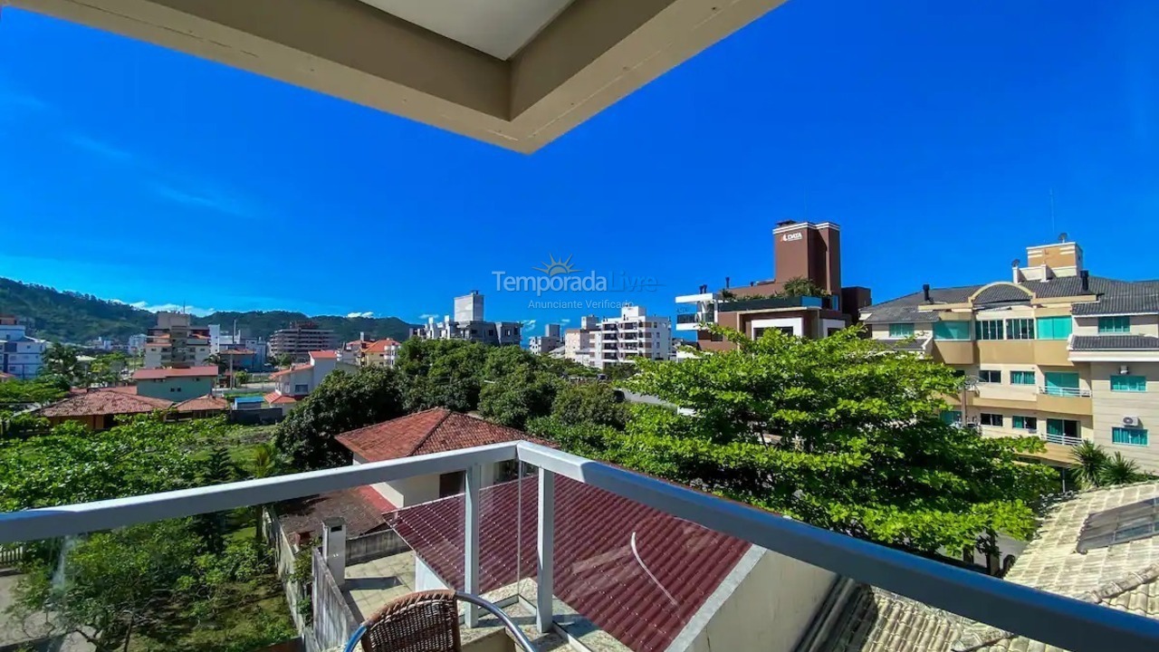 Apartamento para alquiler de vacaciones em Governador Celso Ramos (Praia de Palmas)