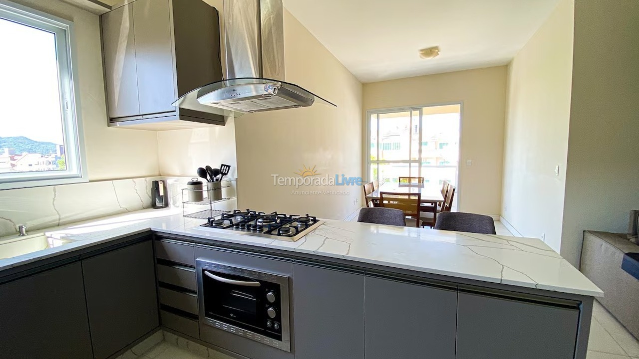 Apartamento para alquiler de vacaciones em Governador Celso Ramos (Praia de Palmas)