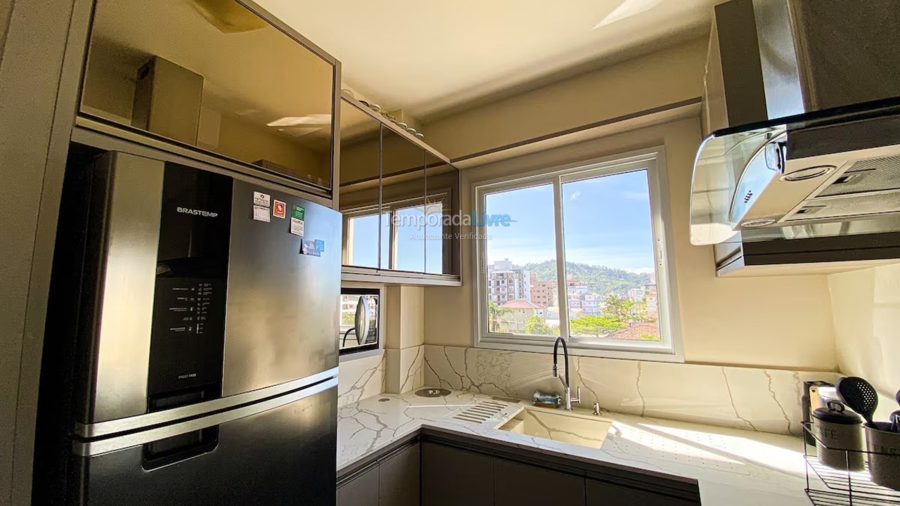 Apartamento para alquiler de vacaciones em Governador Celso Ramos (Praia de Palmas)