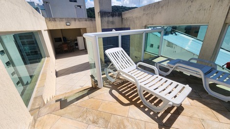 Penthouse with private pool, 2 bedrooms, 2 parking spaces, beach service