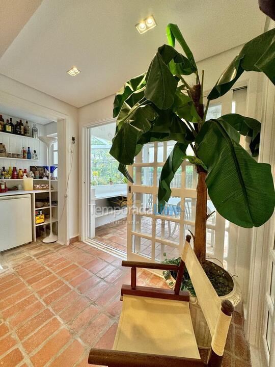 Casa para alquiler de vacaciones em São Sebastião (Praia da Baleia)