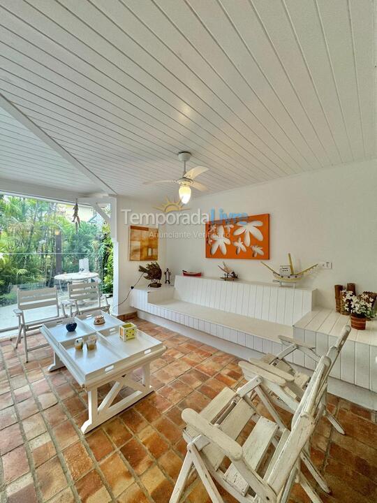 Casa para alquiler de vacaciones em São Sebastião (Praia da Baleia)