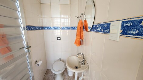 Pitangueiras 3 bedrooms air cond., 1 block from the sea, prime location