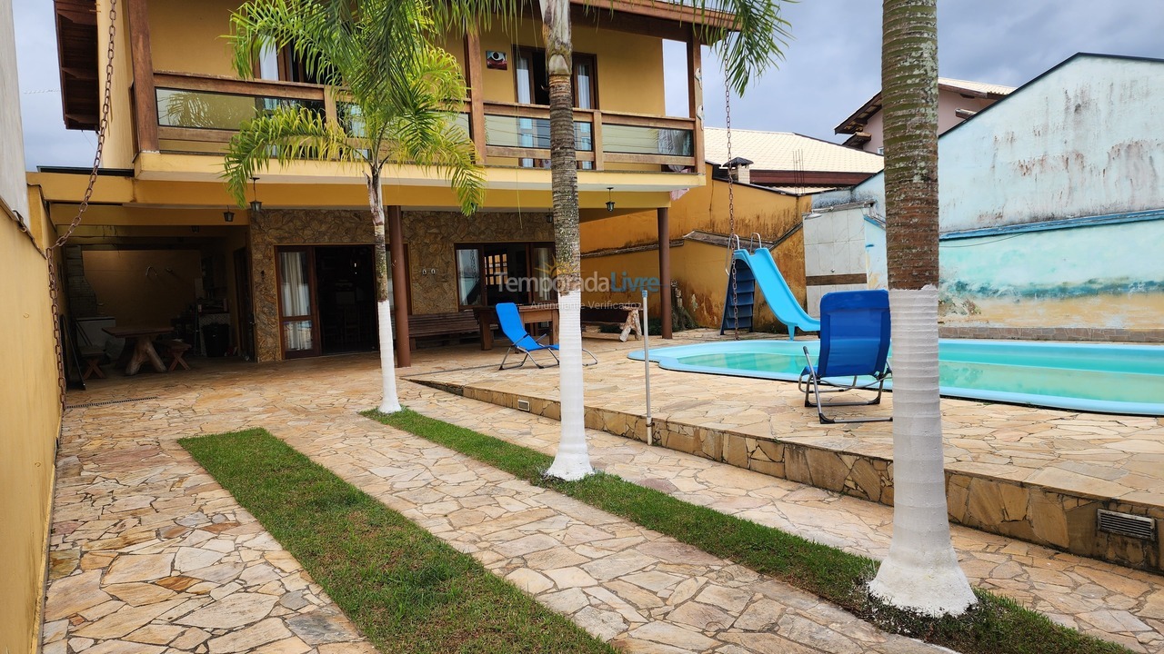 House for vacation rental in Caraguatatuba (Massaguaçu)