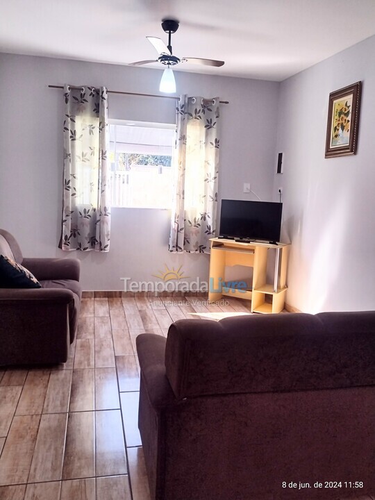 Casa para aluguel de temporada em Caraguatatuba (Massaguaçu)